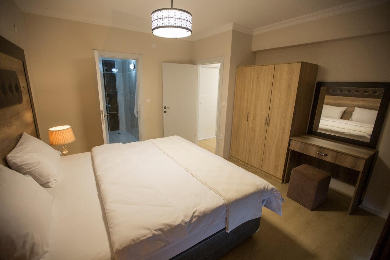 Aparthotel Black Rose à Kaşüstü Extérieur photo